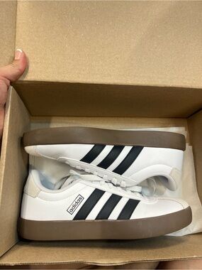 🔥 Adidas women's size 8.5 Like new